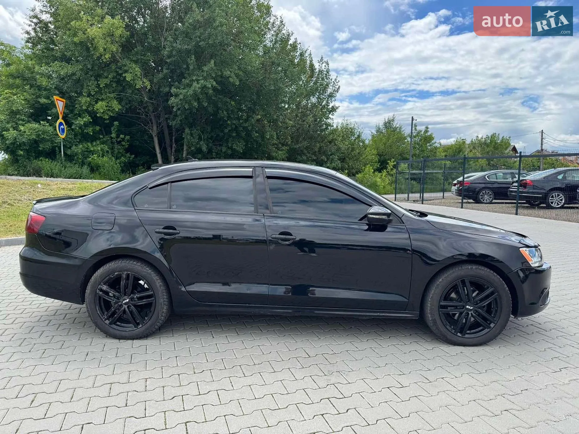 2010 Volkswagen Jetta - мініатюра 11