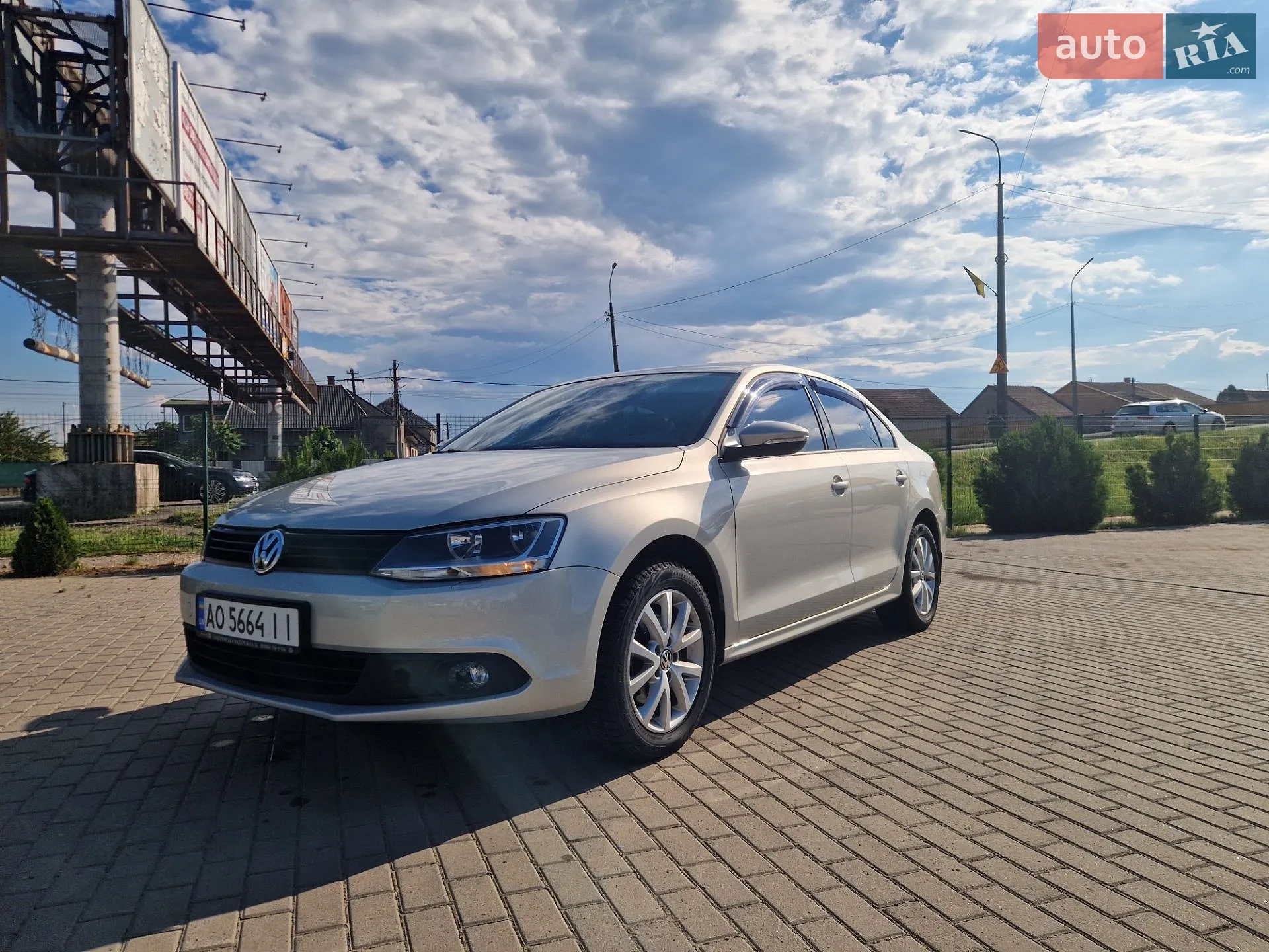 2011 Volkswagen Jetta - фото 1