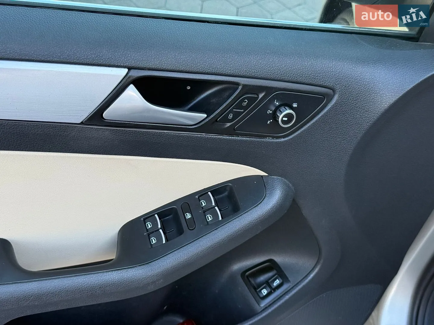 2012 Volkswagen Jetta - мініатюра 25