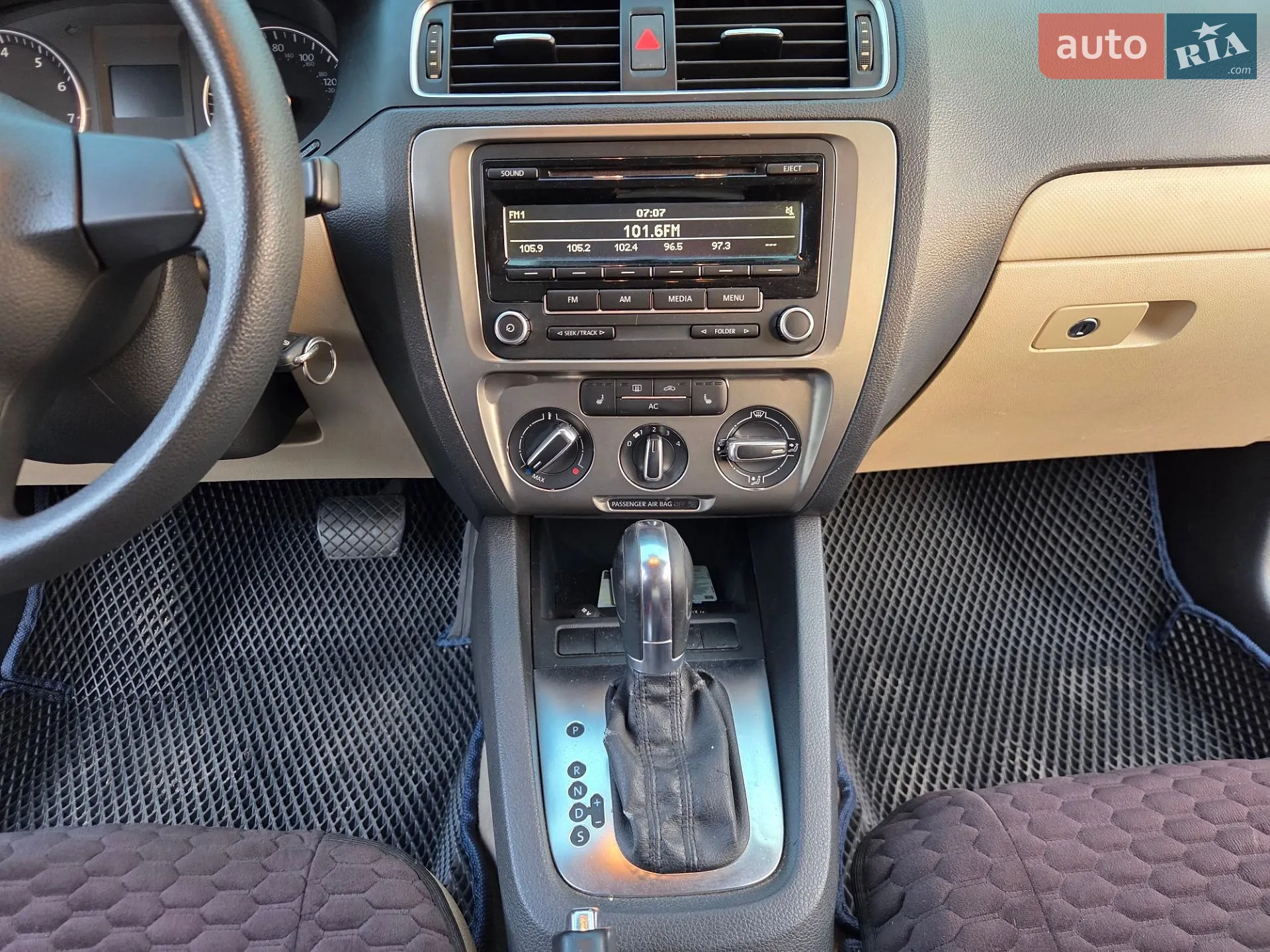 2012 Volkswagen Jetta - мініатюра 24