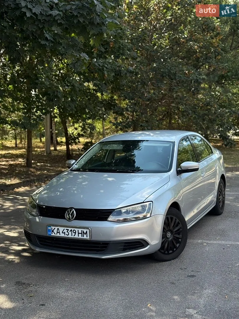 2010 Volkswagen Jetta - фото 1