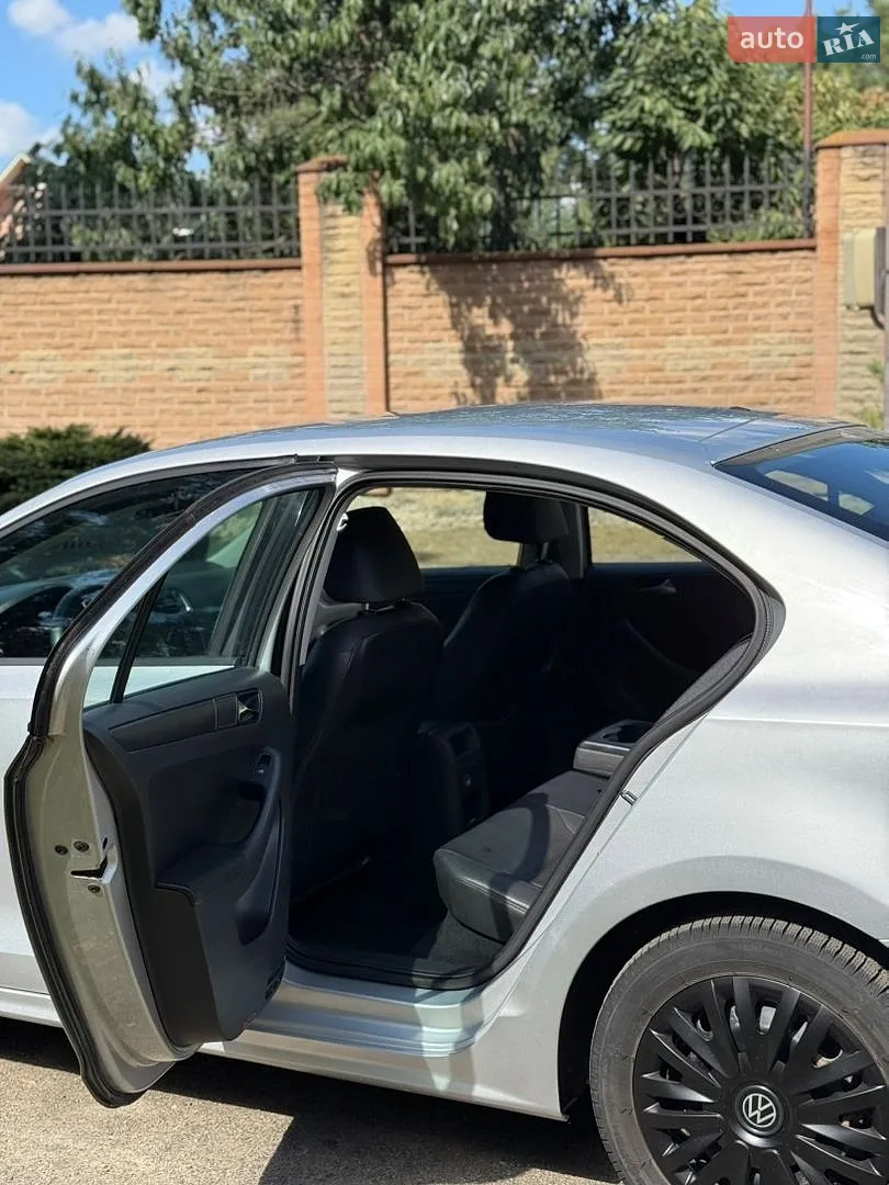 2010 Volkswagen Jetta - мініатюра 10