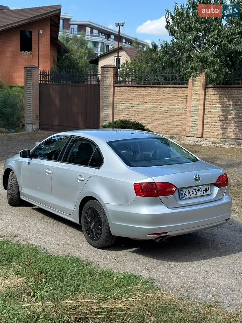 2010 Volkswagen Jetta - мініатюра 8
