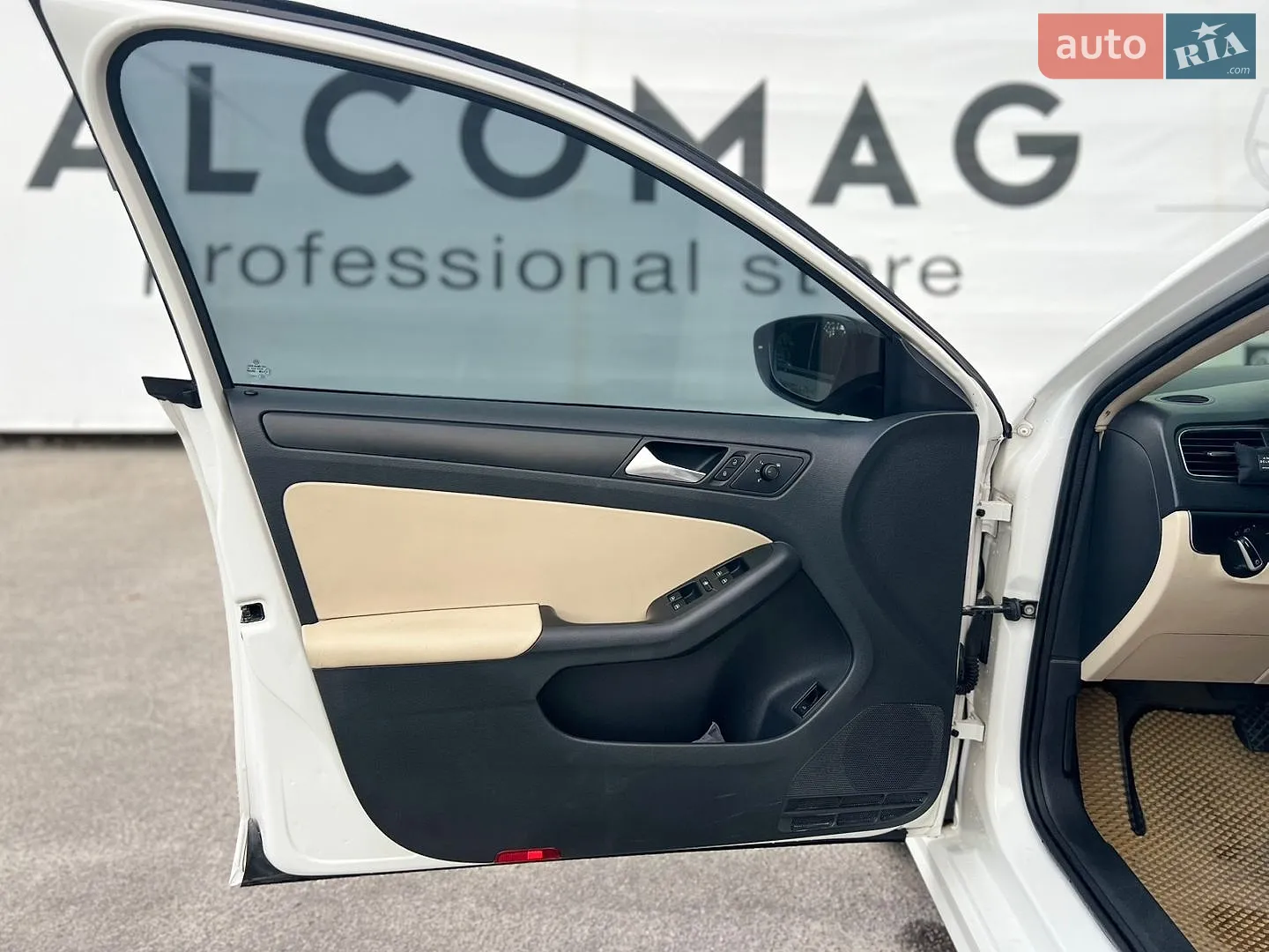 2011 Volkswagen Jetta - мініатюра 29