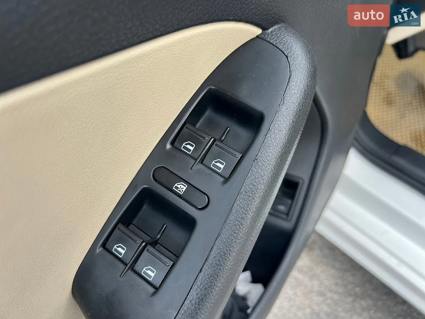 2011 Volkswagen Jetta - мініатюра 38
