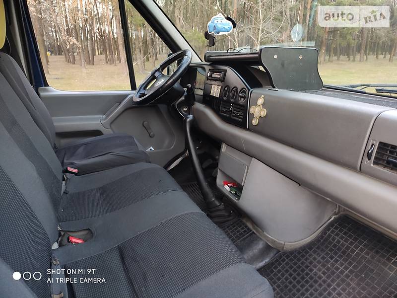 Вантажопасажирський фургон Volkswagen LT 2003 в Києві
