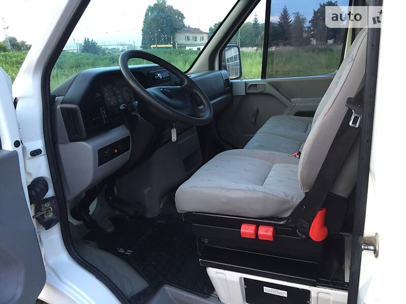 Вантажопасажирський фургон Volkswagen LT 2004 в Рівному
