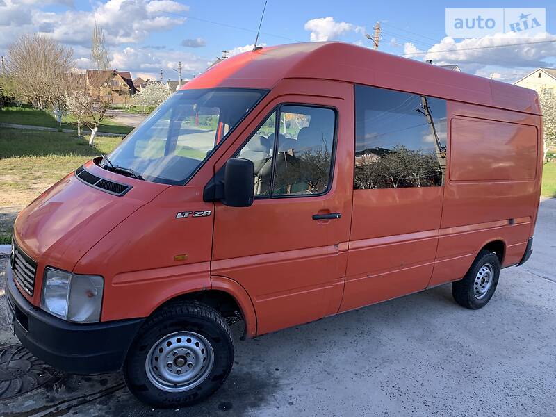 Универсал Volkswagen LT 2005 в Вараше