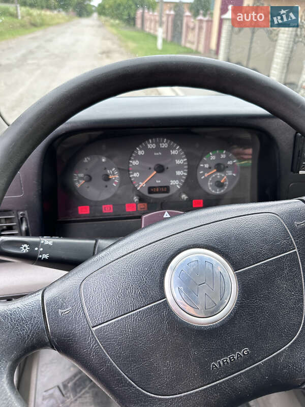 Седан Volkswagen LT 2006 в Чернівцях