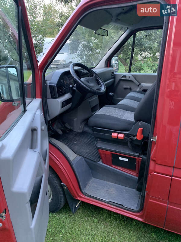 Вантажопасажирський фургон Volkswagen LT 2002 в Дубні