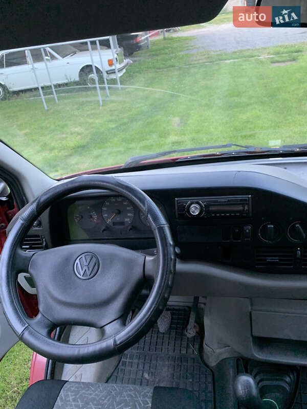 Вантажопасажирський фургон Volkswagen LT 2002 в Дубні