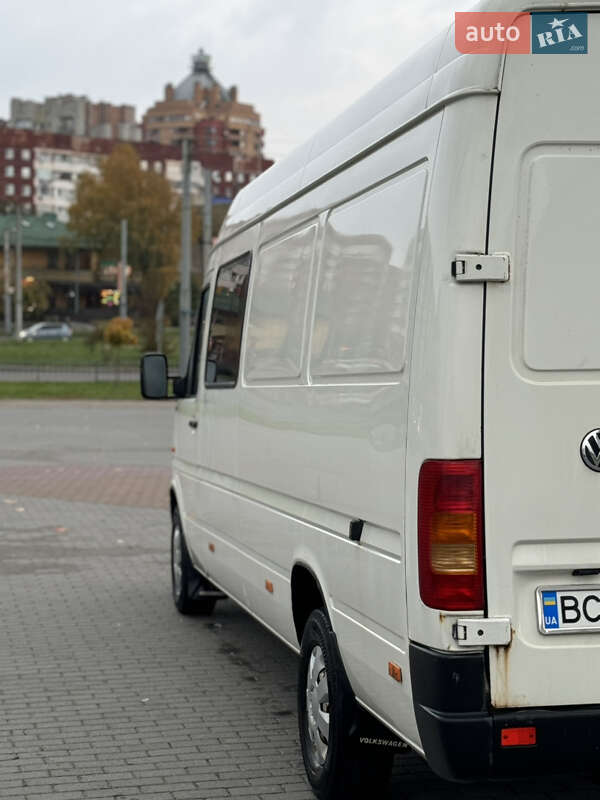 Грузопассажирский фургон Volkswagen LT 2004 в Львове