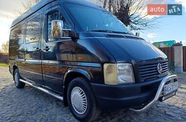 Вантажопасажирський фургон Volkswagen LT 2004 в Старій Вижівці