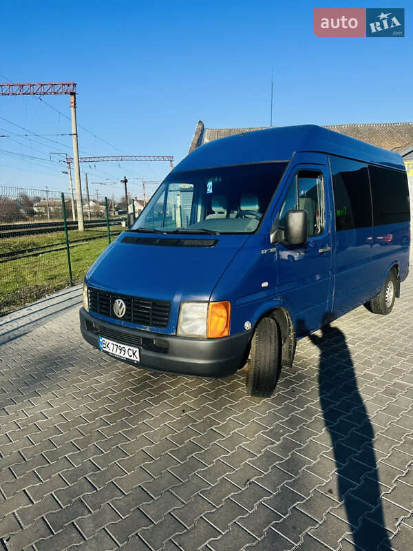 Грузопассажирский фургон Volkswagen LT 2006 в Звягеле