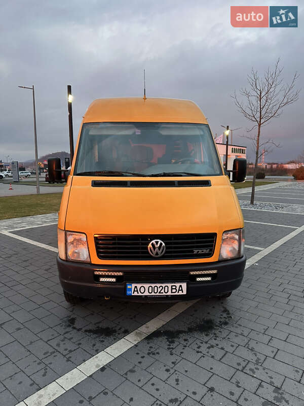 Вантажний фургон Volkswagen LT 2006 в Мукачевому