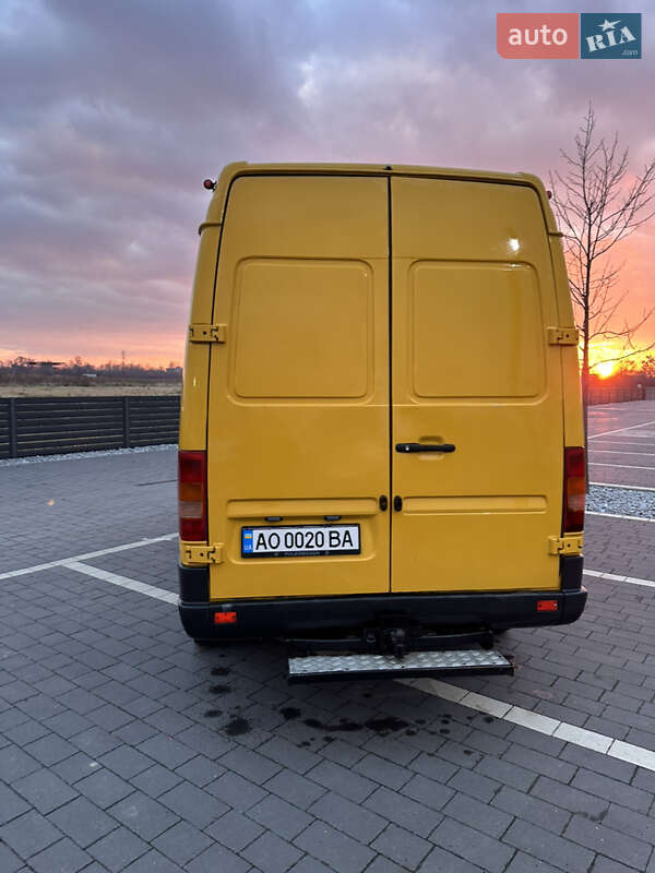 Вантажний фургон Volkswagen LT 2006 в Мукачевому