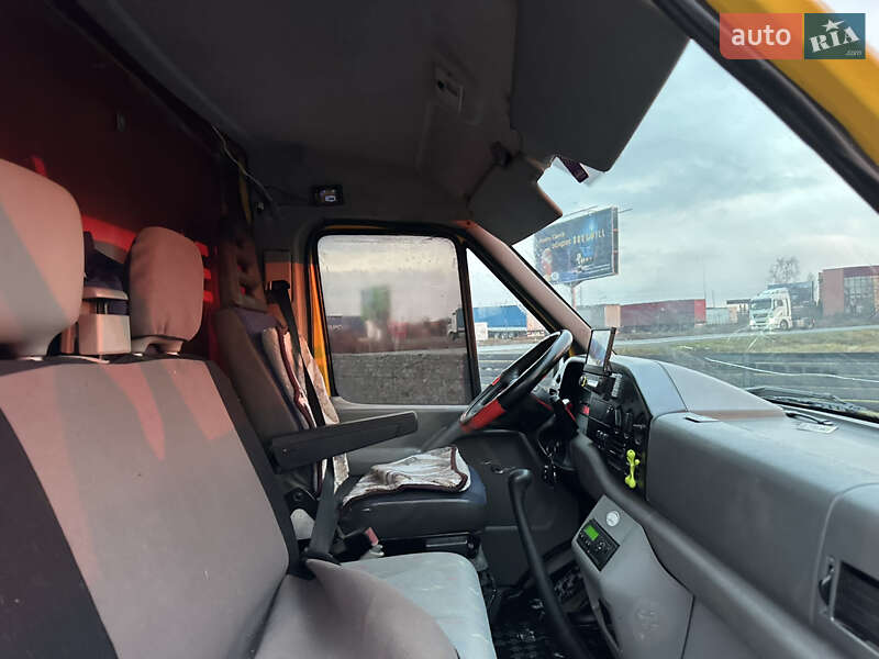 Вантажний фургон Volkswagen LT 2006 в Мукачевому