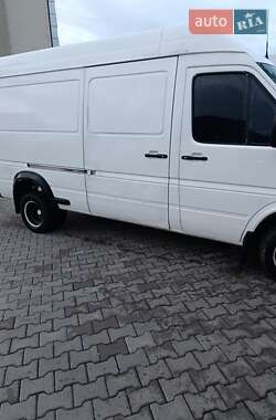 Грузовой фургон Volkswagen LT 2001 в 