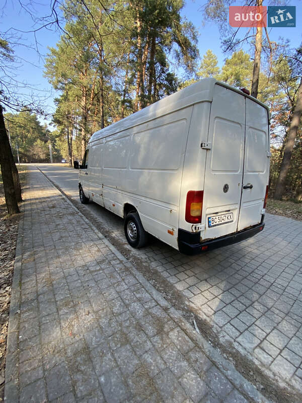 Грузовой фургон Volkswagen LT 2004 в Львове