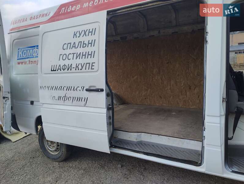 Вантажний фургон Volkswagen LT 2002 в Турці