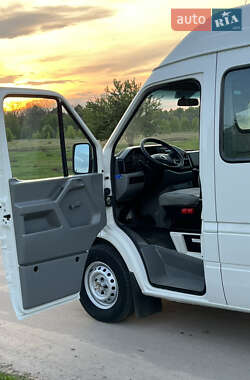 Грузовой фургон Volkswagen LT 2003 в 