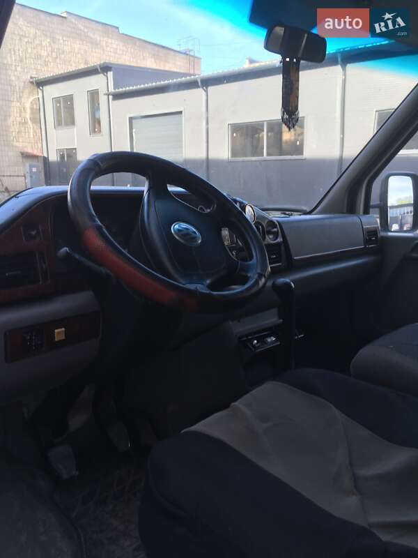 Грузопассажирский фургон Volkswagen LT 2004 в Ивано-Франковске