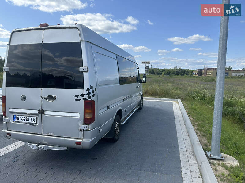 Вантажопасажирський фургон Volkswagen LT 2006 в Львові