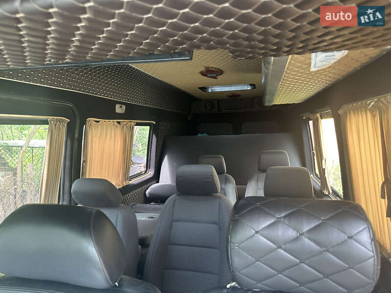 Вантажопасажирський фургон Volkswagen LT 2006 в Львові