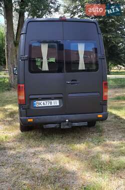 Грузопассажирский фургон Volkswagen LT 2002 в 