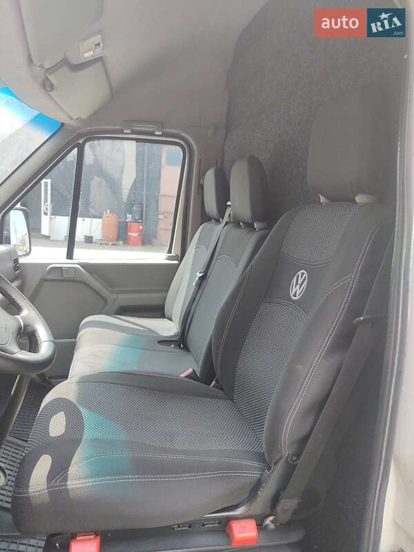 Вантажний фургон Volkswagen LT 2005 в Гощі