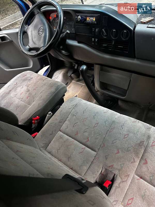 Грузовой фургон Volkswagen LT 2003 в Киеве