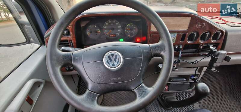 Грузопассажирский фургон Volkswagen LT 2003 в Львове