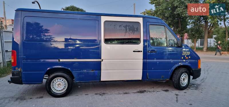 Грузопассажирский фургон Volkswagen LT 2003 в Львове
