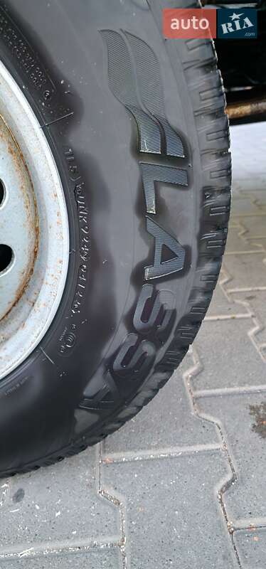 Грузопассажирский фургон Volkswagen LT 2003 в Львове