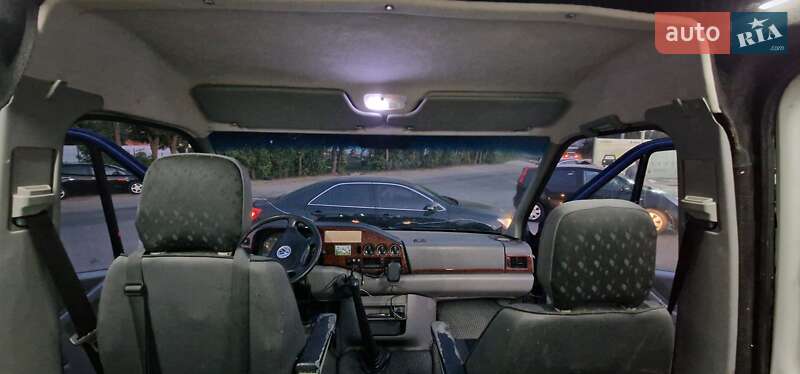 Грузопассажирский фургон Volkswagen LT 2003 в Львове