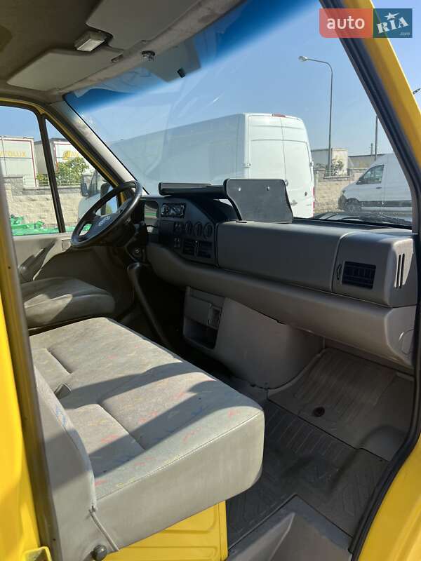 Вантажний фургон Volkswagen LT 2006 в Мукачевому