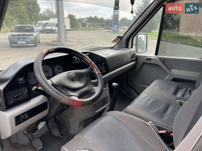 Вантажний фургон Volkswagen LT 2006 в Конотопі
