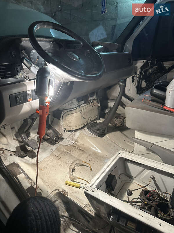 Вантажний фургон Volkswagen LT 2006 в Києві