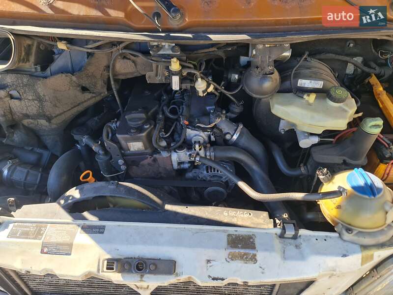 Вантажний фургон Volkswagen LT 2006 в Чернігові
