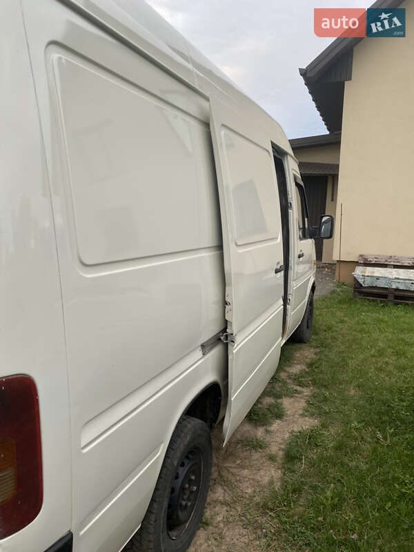 Вантажний фургон Volkswagen LT 2001 в Чернівцях