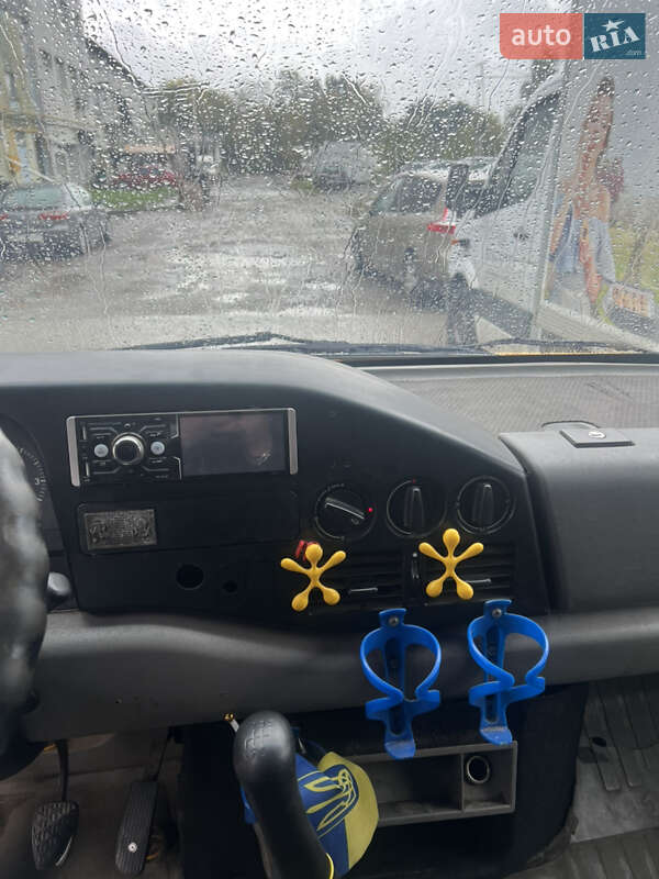 Вантажопасажирський фургон Volkswagen LT 2001 в Львові