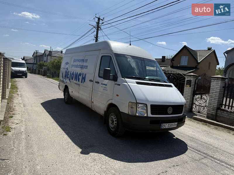 Вантажний фургон Volkswagen LT 2003 в Львові
