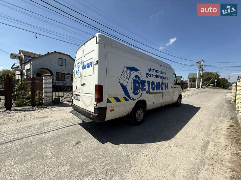 Вантажний фургон Volkswagen LT 2003 в Львові