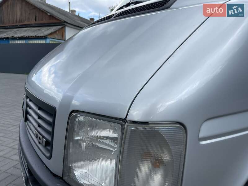 Вантажний фургон Volkswagen LT 2006 в Рівному