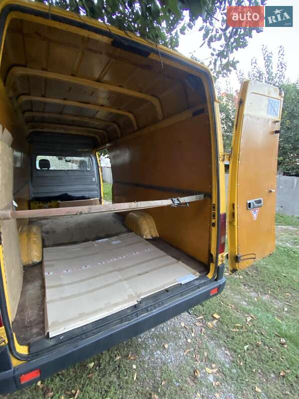 Грузовой фургон Volkswagen LT 2002 в Черновцах