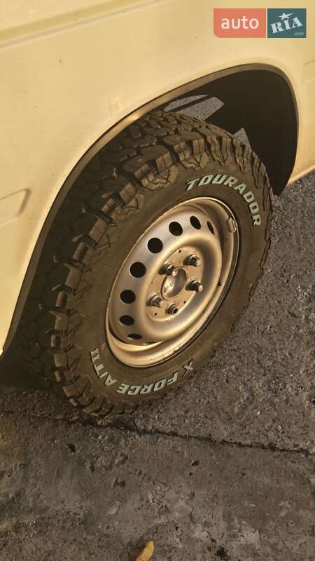 Вантажопасажирський фургон Volkswagen LT 2006 в Дніпрі