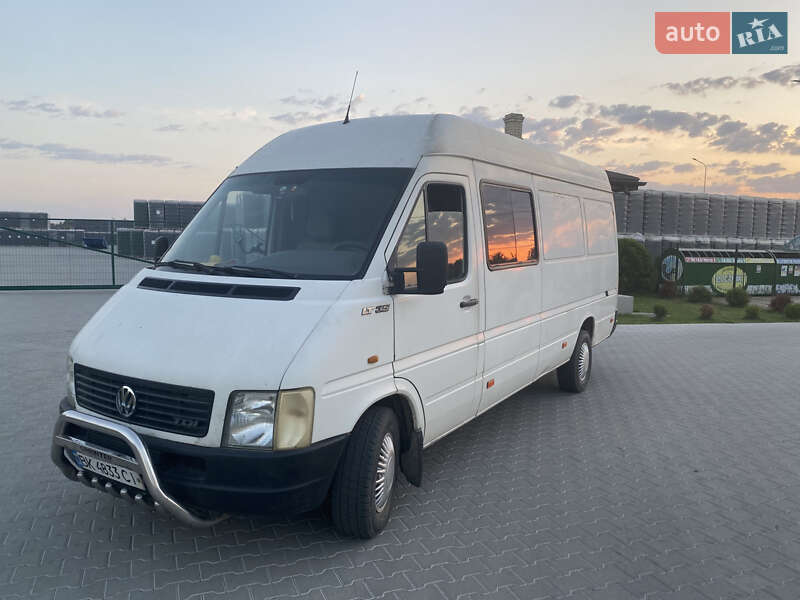 Грузопассажирский фургон Volkswagen LT 2004 в Рокитном