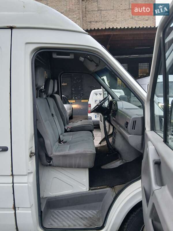 Грузовой фургон Volkswagen LT 2003 в Киеве