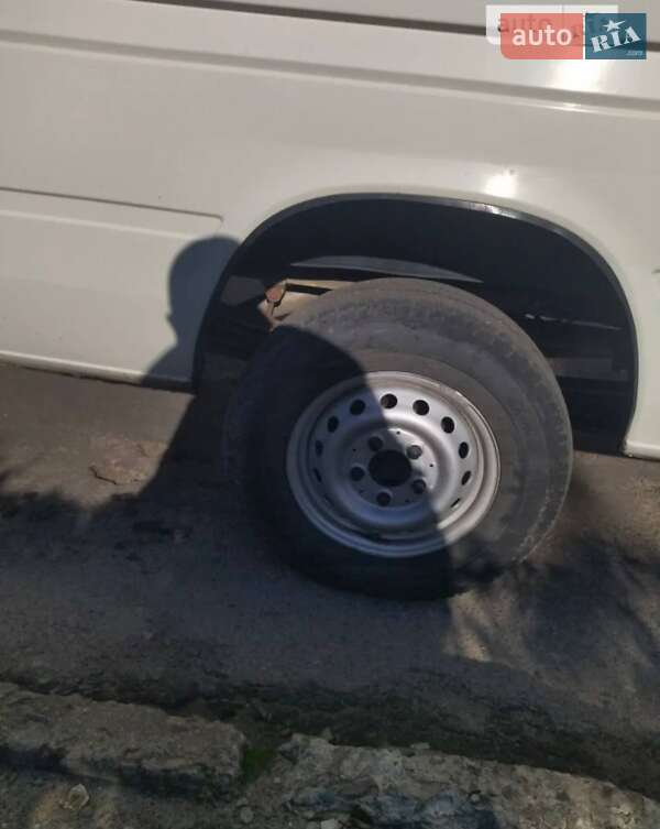 Вантажний фургон Volkswagen LT 2005 в Львові