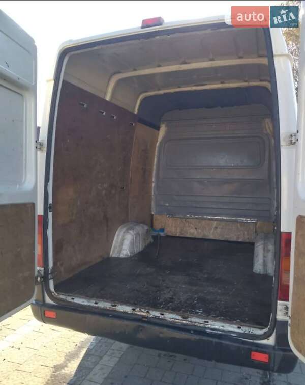 Вантажний фургон Volkswagen LT 2005 в Львові